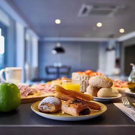 Mercure Condor Hotel 4*