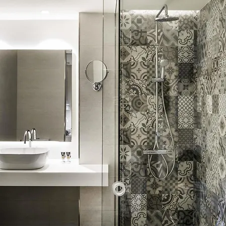 巴塞罗那康多尔美居酒店 4*